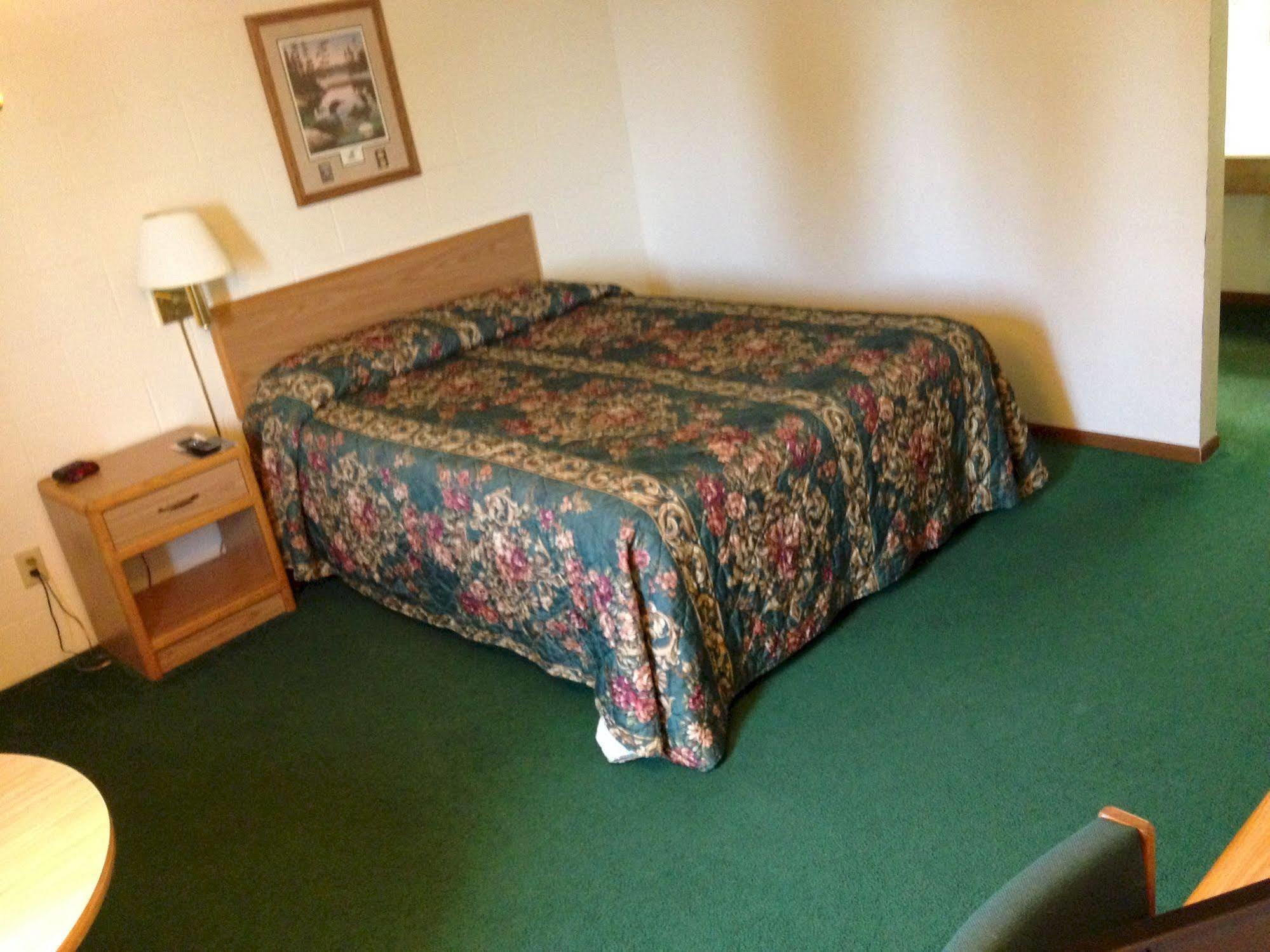 River Bend'S Walleye Inn Baudette Exterior foto